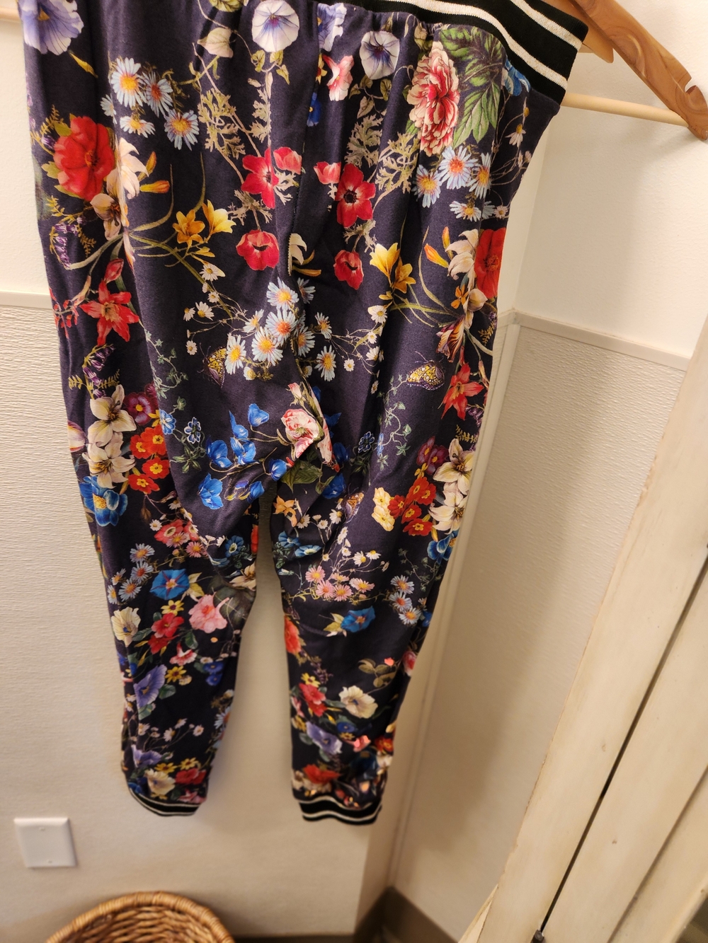 Johnny Was Floral Print Women’s Track Pants - Navy - Picture 3 of 4